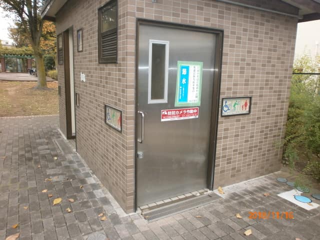 大島五丁目公園 のトイレ入口写真