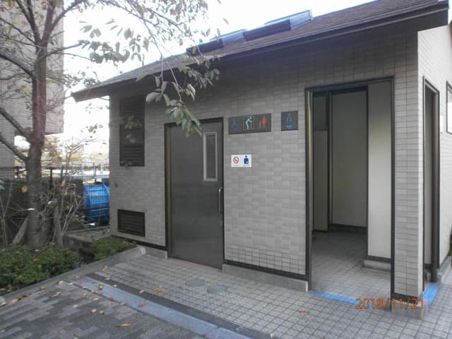 高橋際 のトイレ入口写真