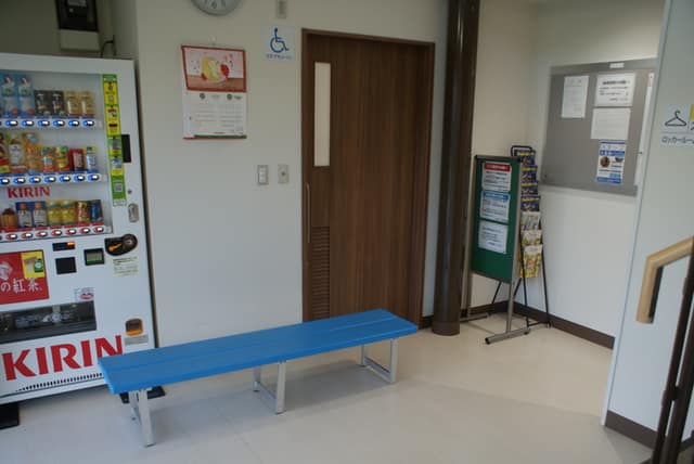 深川庭球場クラブハウス のトイレ入口写真