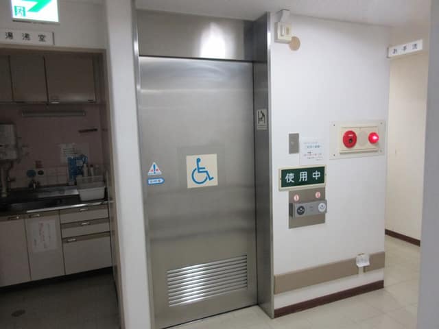東根住区センター のトイレ入口写真