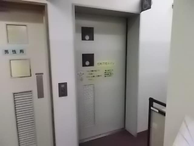 守屋図書館 のトイレ入口写真