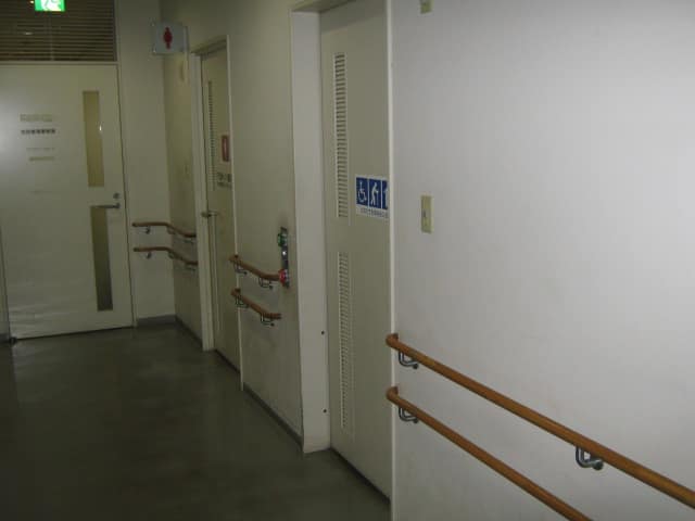 めぐろ区民キャンパス のトイレ入口写真