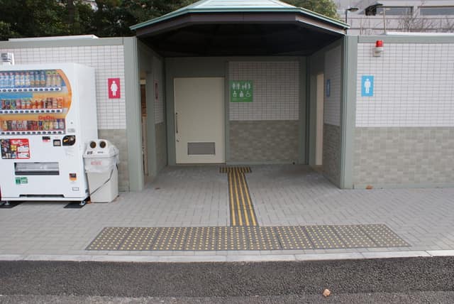 お台場海浜公園 のトイレ入口写真