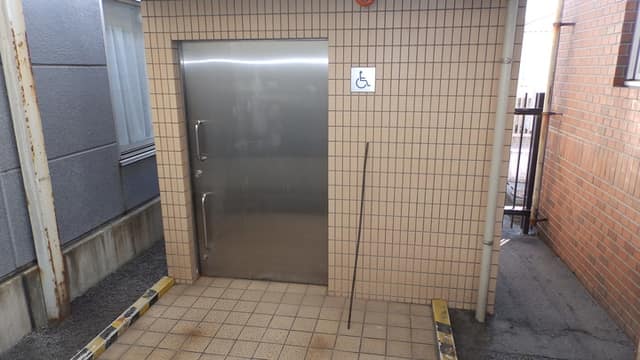 日の出ふ頭1号船客待合所 のトイレ入口写真
