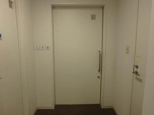 芝コミュニティはうす のトイレ入口写真