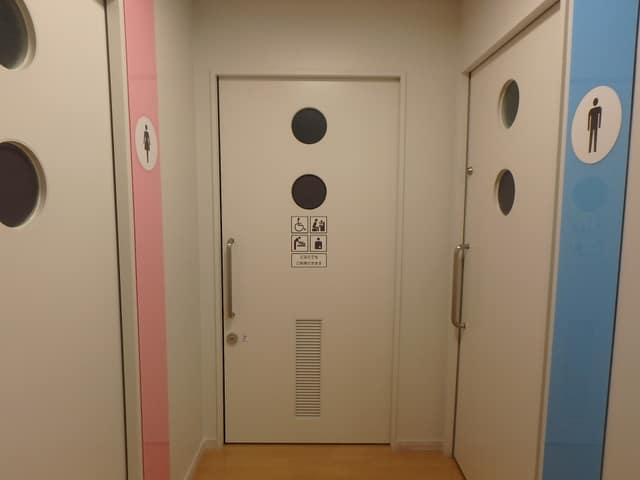 きらきらプラザ新橋 のトイレ入口写真