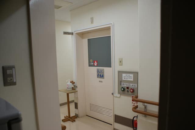 青南いきいきプラザ のトイレ入口写真