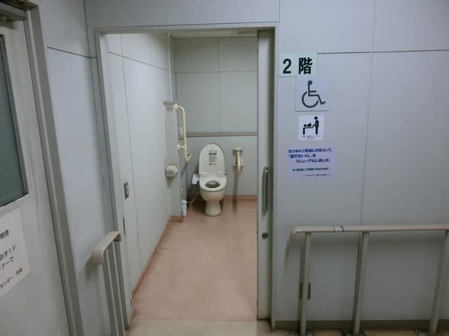 生涯学習センター のトイレ入口写真
