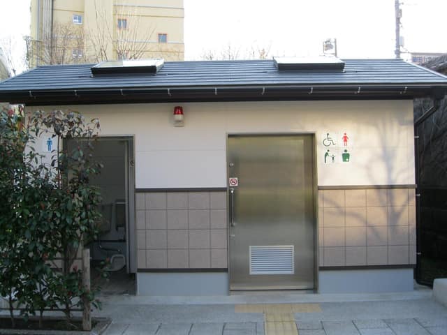 三田台公園 のトイレ入口写真