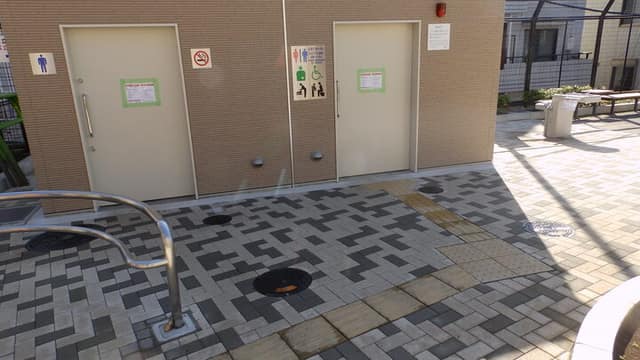 本村公園 のトイレ入口写真