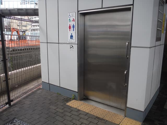 古川橋際公衆便所 のトイレ入口写真
