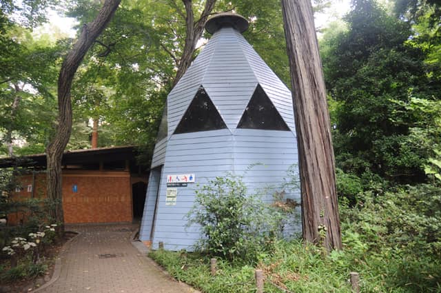 井の頭自然文化園 のトイレ入口写真