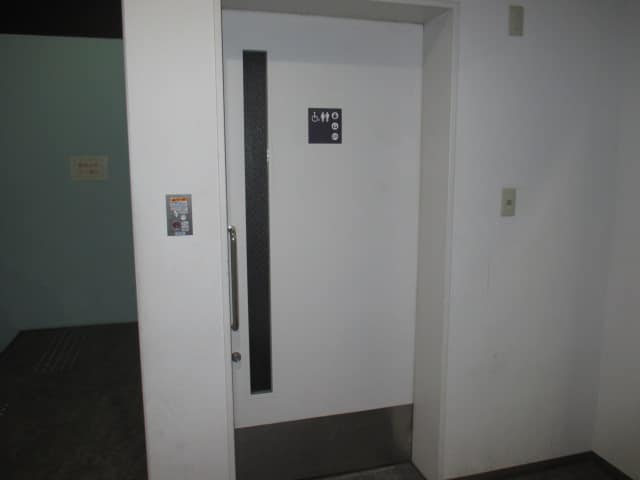 武蔵野消防署武蔵境出張所 のトイレ入口写真