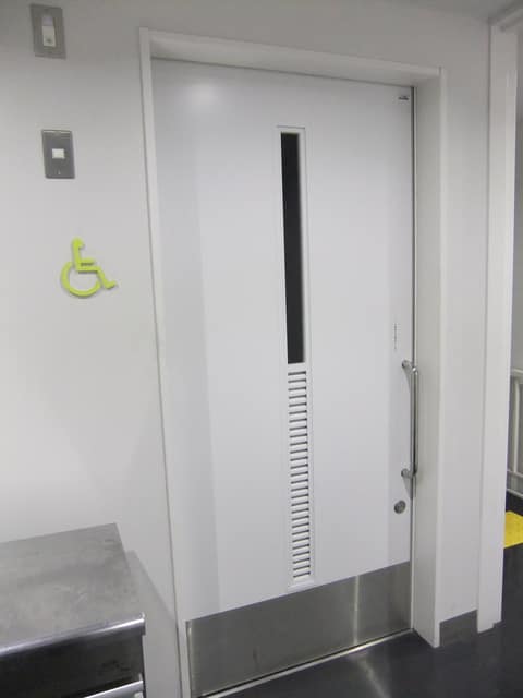 武蔵野消防署吉祥寺出張所 のトイレ入口写真
