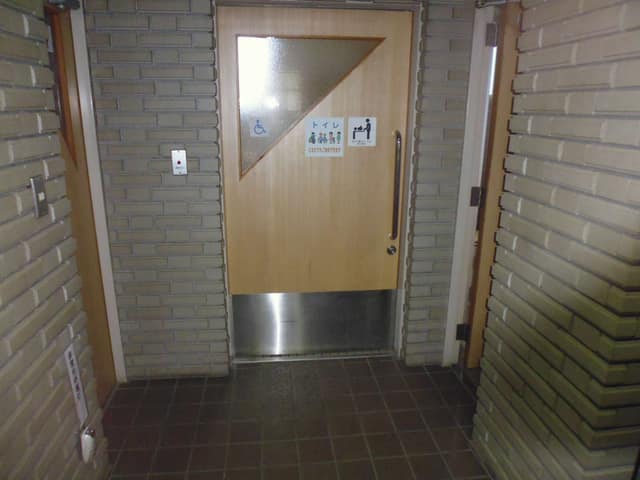 本宿コミュニティセンター のトイレ入口写真