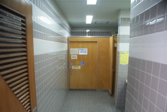 市民会館 のトイレ入口写真