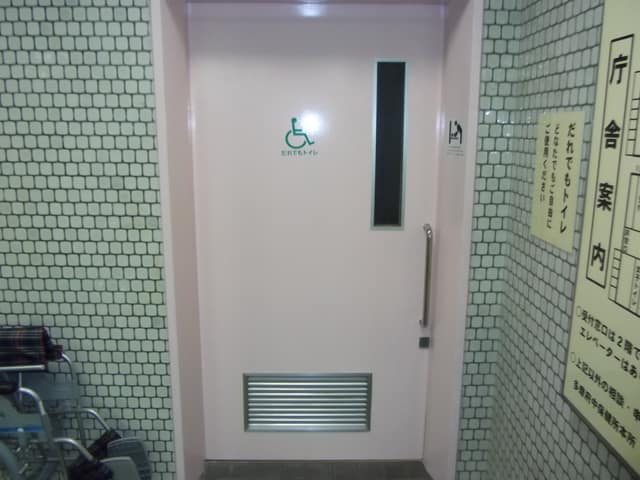 武蔵野三鷹地域センター のトイレ入口写真