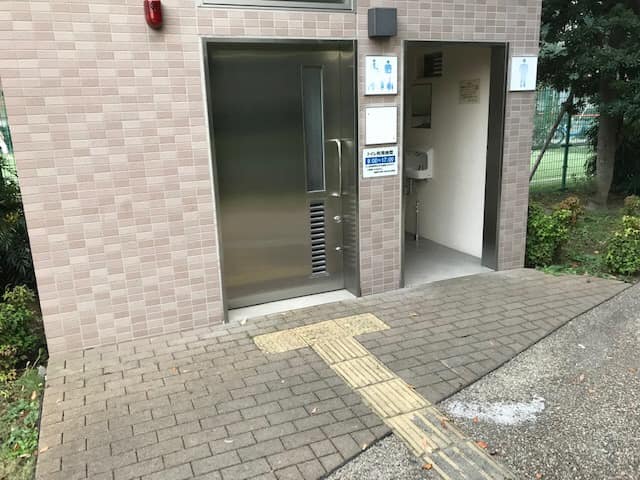 本田東公園 のトイレ入口写真