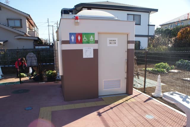 吉祥寺東町農業公園 のトイレ入口写真