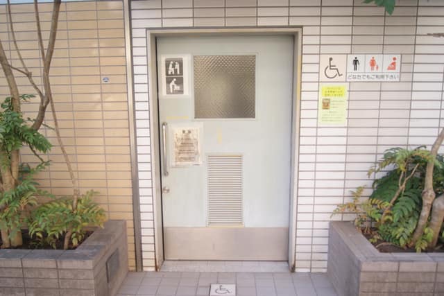 桜堤公衆トイレ のトイレ入口写真
