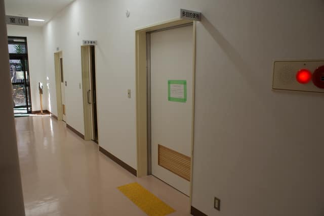 桃園区民活動センター のトイレ入口写真