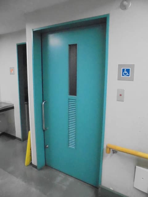 野方区民活動センター のトイレ入口写真