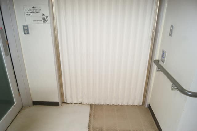 上鷺宮区民活動センター分室 のトイレ入口写真