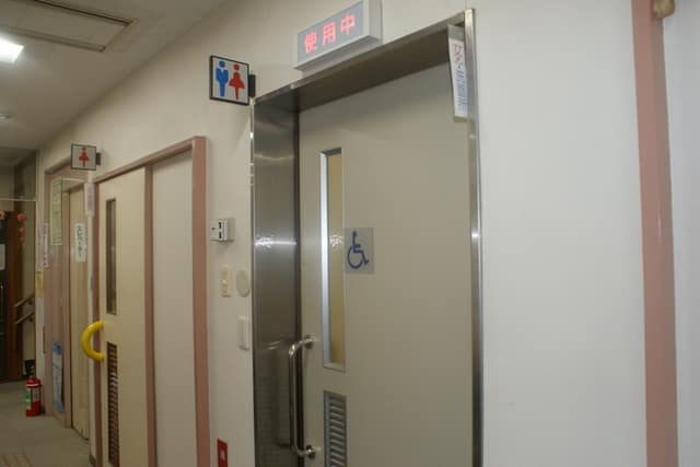 東山高齢者会館 のトイレ入口写真