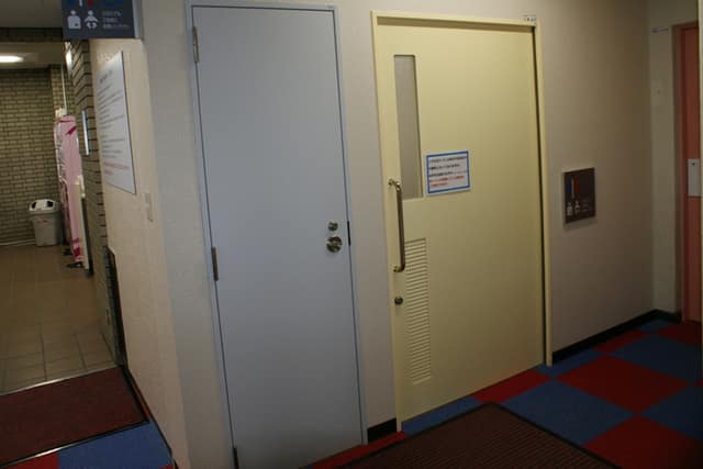 鷺宮スポーツ・コミュニティプラザ のトイレ入口写真