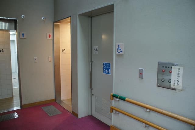 なかの芸能小劇場 のトイレ入口写真