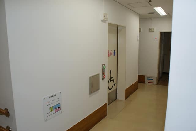 中野区障害者福祉会館 のトイレ入口写真