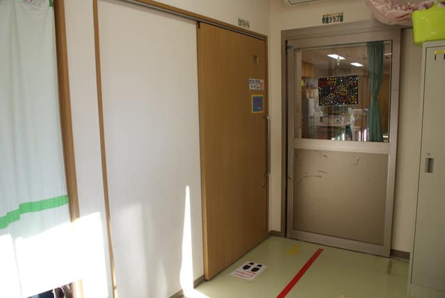 新井薬師児童館 のトイレ入口写真