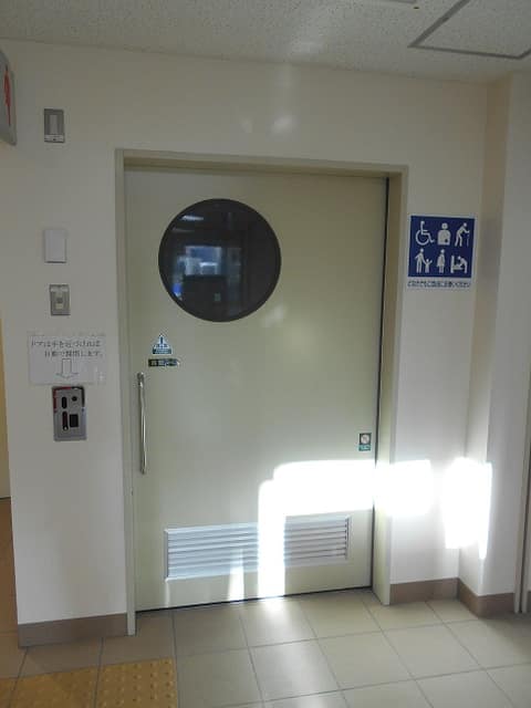 鵜の木特別出張所 のトイレ入口写真
