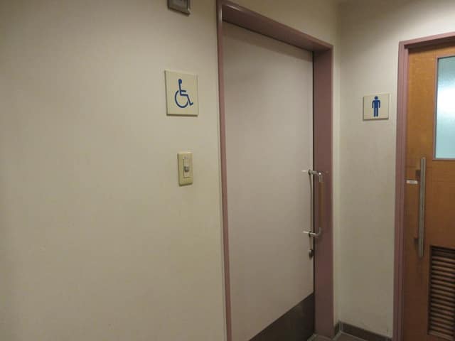 ライフコミュニティ西馬込 のトイレ入口写真