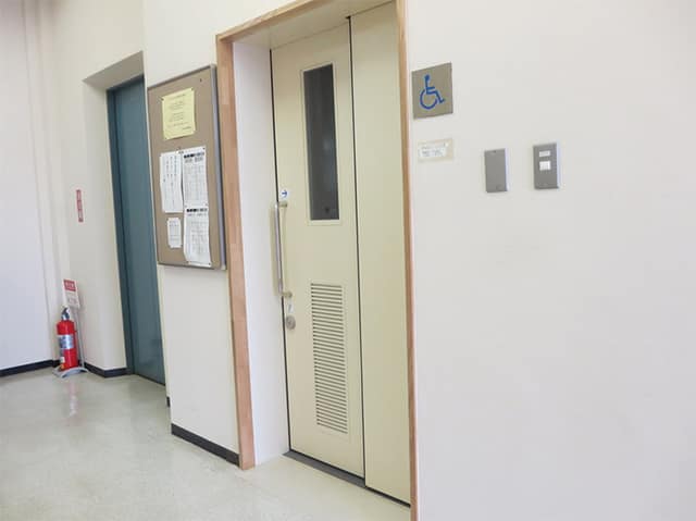 蒲田図書館 のトイレ入口写真