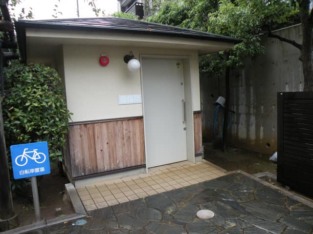 尾﨑士郎記念館 のトイレ入口写真