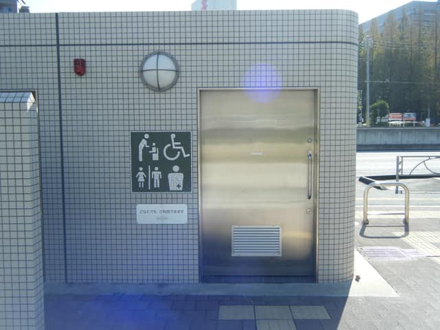 蒲田本町二丁目公園 のトイレ入口写真
