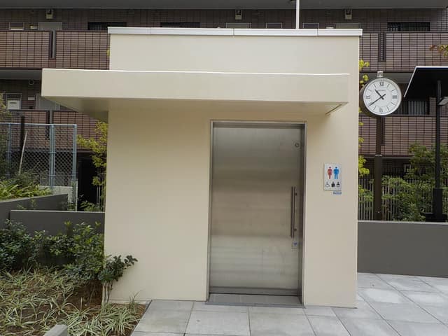 宮ノ下にこにこ児童公園 のトイレ入口写真