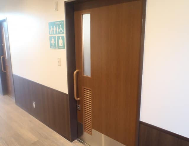 大森ふるさとの浜辺公園 のトイレ入口写真