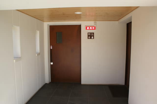 水神公園 のトイレ入口写真