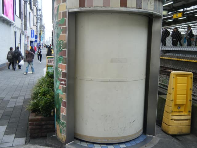 蒲田西口駅前公衆便所せせらぎ のトイレ入口写真