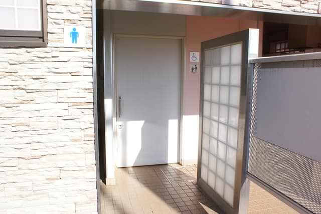 21世紀おもいで桜トイレ のトイレ入口写真