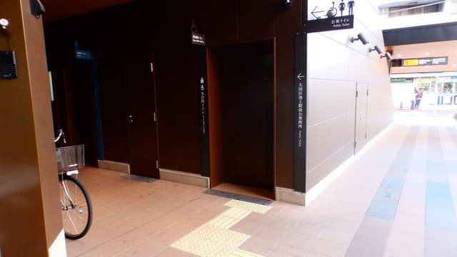 池上駅公衆便所 のトイレ入口写真
