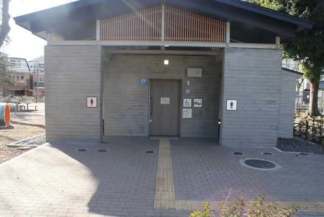 駒沢オリンピック公園 のトイレ入口写真