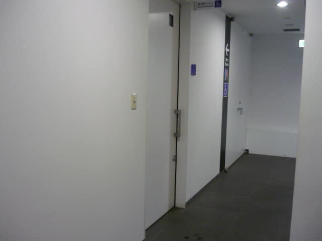 東京都水道局研修・開発センター のトイレ入口写真