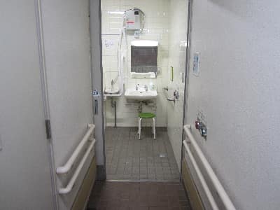 上祖師谷まちづくりセンター のトイレ入口写真
