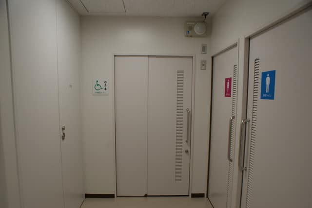 九品仏まちづくりセンター のトイレ入口写真