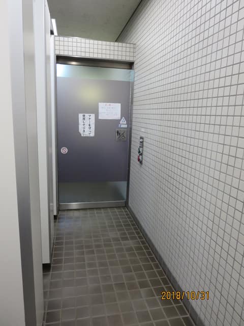 寺町通り区民集会所 のトイレ入口写真