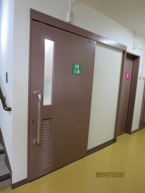 給田地区会館 のトイレ入口写真