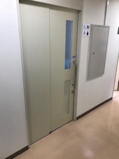 北沢地区会館 のトイレ入口写真